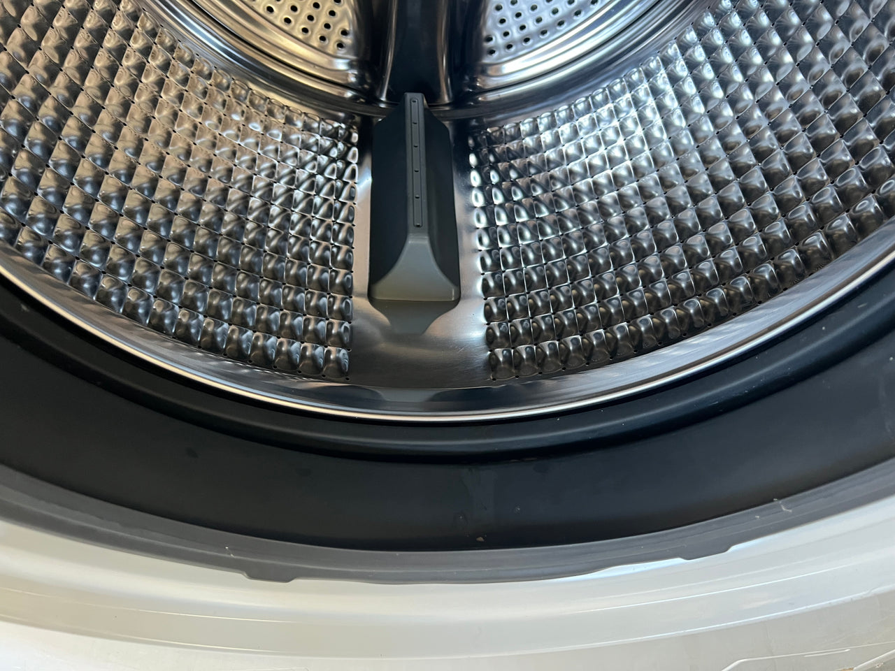 Second hand Fisher & Paykel 12kg WashSmart Front Load Washing Machine WH1260P1 - Second Hand Appliances Geebung