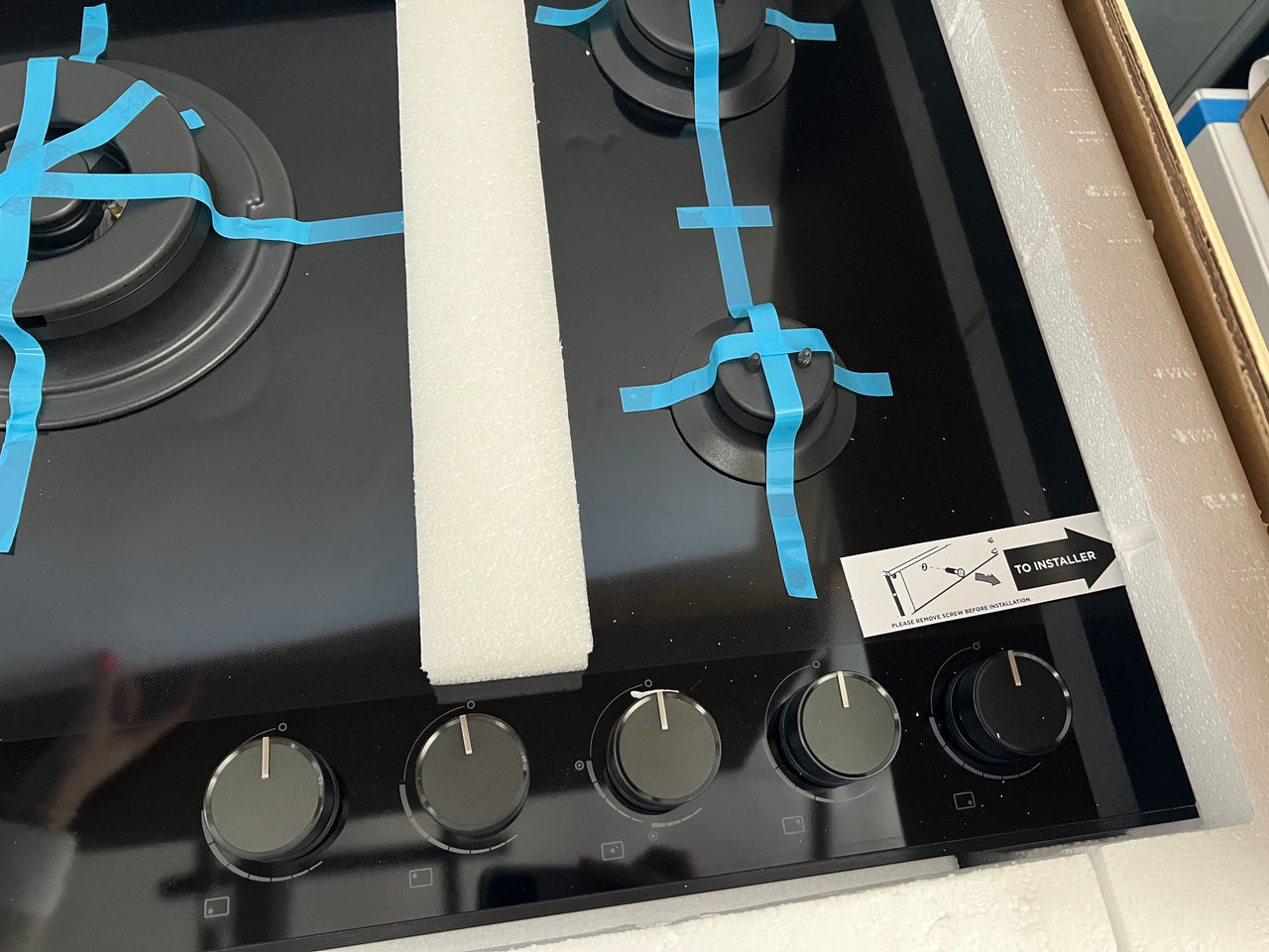 Factory second Fisher & Paykel 90cm LPG Black Glass Cooktop CG905DLPGB4 - Second Hand Appliances Geebung