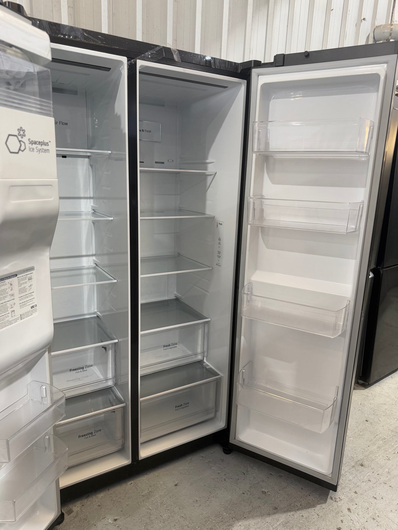 Factory Second LG GS-L635MBL 635-liter side-by-side refrigerator