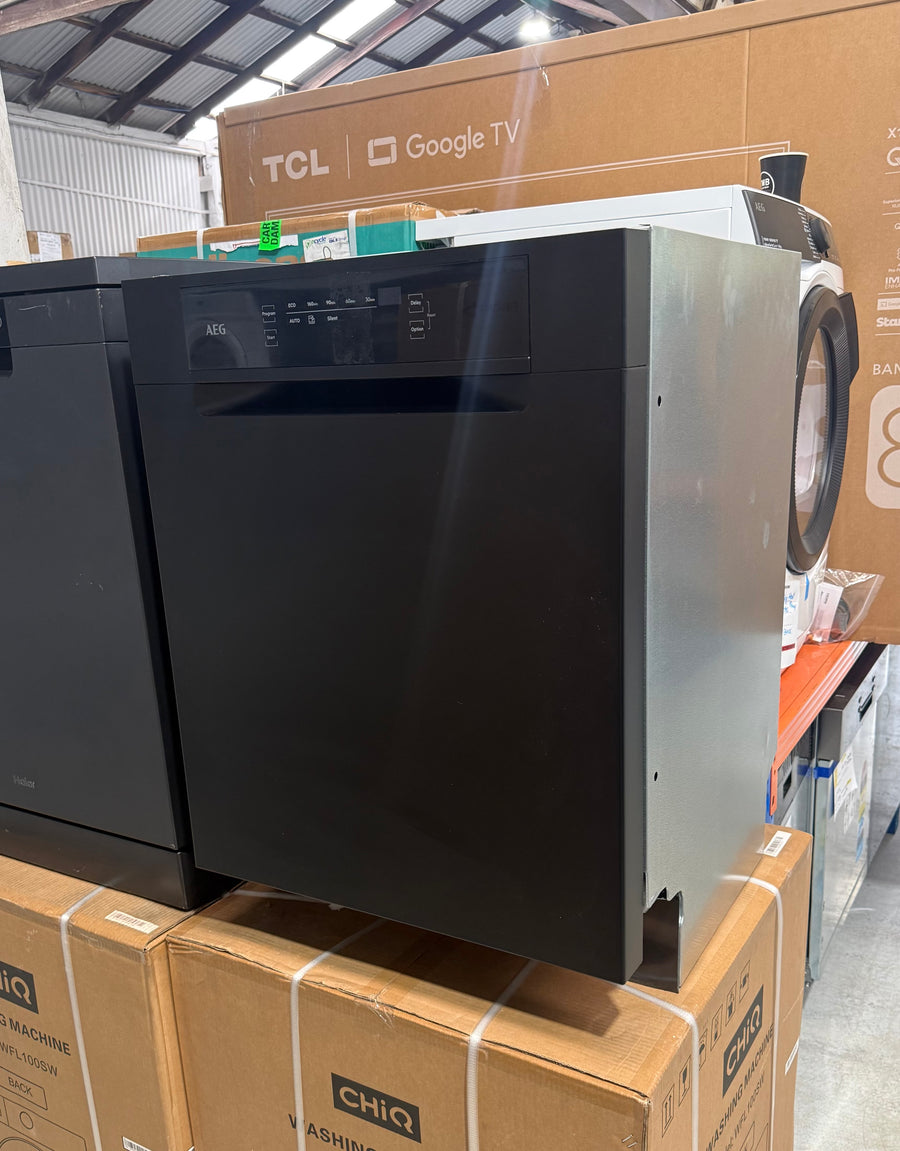 Factory second AEG 60cm Built-Under ComfortLift Dishwasher Matte Black – FUF9490SMA