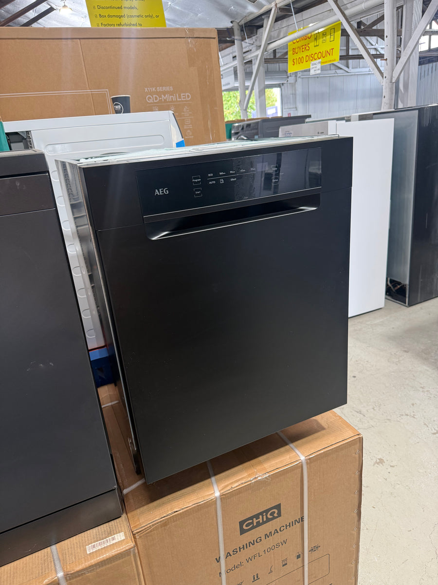 Factory second AEG 60cm Built-Under ComfortLift Dishwasher Matte Black – FUF9490SMA