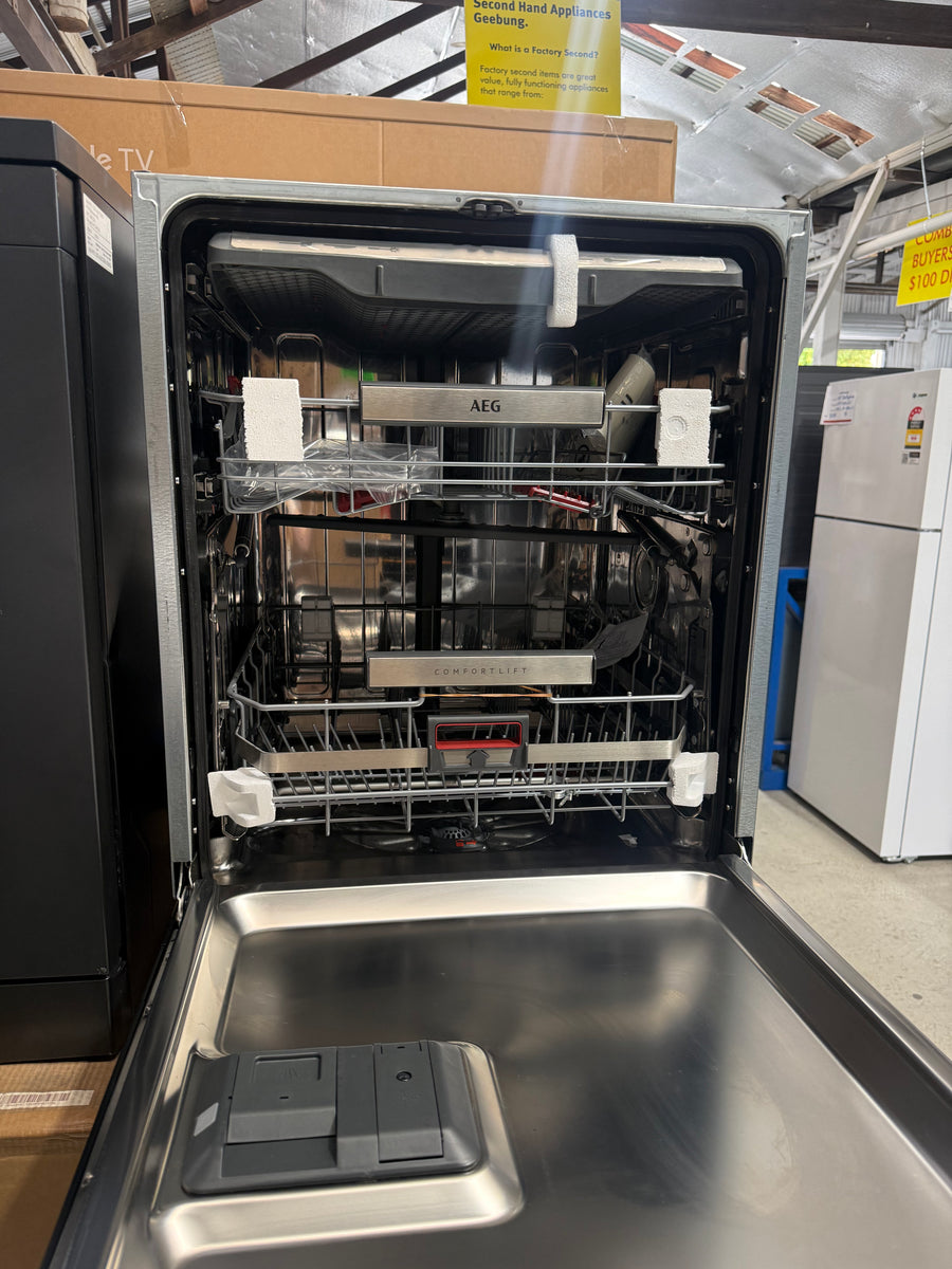 Factory second AEG 60cm Built-Under ComfortLift Dishwasher Matte Black – FUF9490SMA