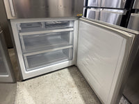 Thumbnail for Factory Second Hisense 514L Bottom Mount Fridge – HR6BMFF514SW