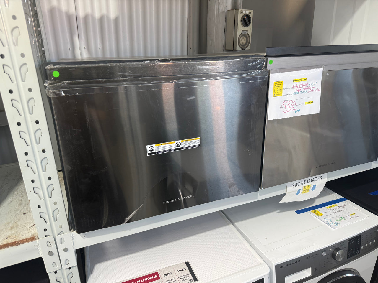 Factory Second Fisher &  Paykel Single DishDrawer™ Dishwasher – Black Stainless Steel (DD60ST4NB9)