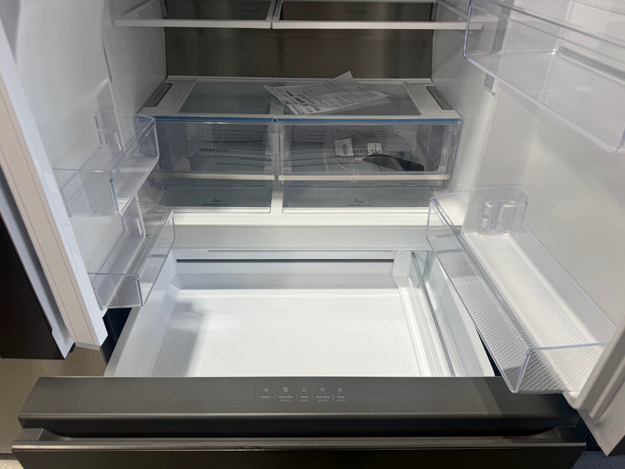 Factory second Electrolux 609L French Door Fridge – EHE6191BB