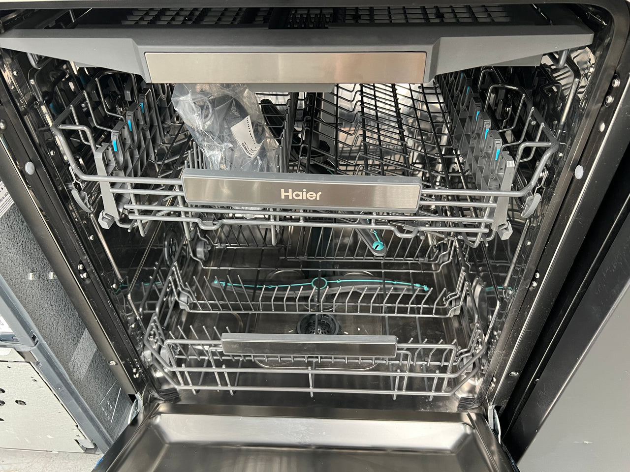 Factory second Haier Freestanding Dishwasher Black HDW15F3B1 - Second Hand Appliances Geebung