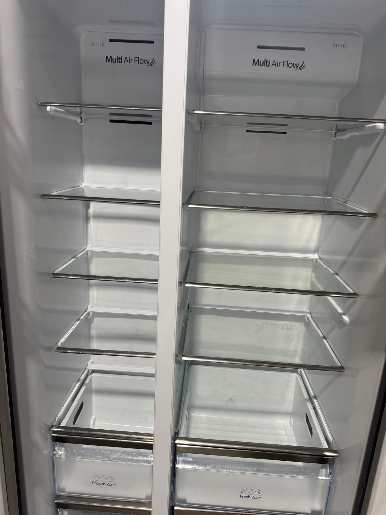 Factory second Hisense 578 L Side-by-Side Refrigerator – Black Steel (HRSBS578BW)