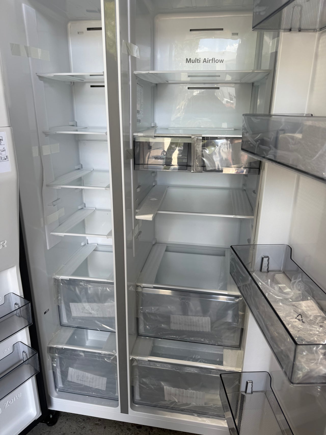 Factory second/Carton damaged Hisense 632 L Side-by-Side Refrigerator – Black Steel (HRSBS632BW)