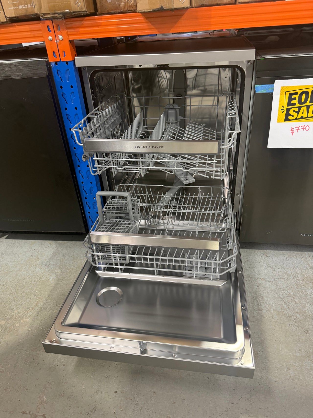 Factory second Fisher & Paykel 60cm Freestanding Dishwasher – Stainless Steel Model: DW60FC2X3