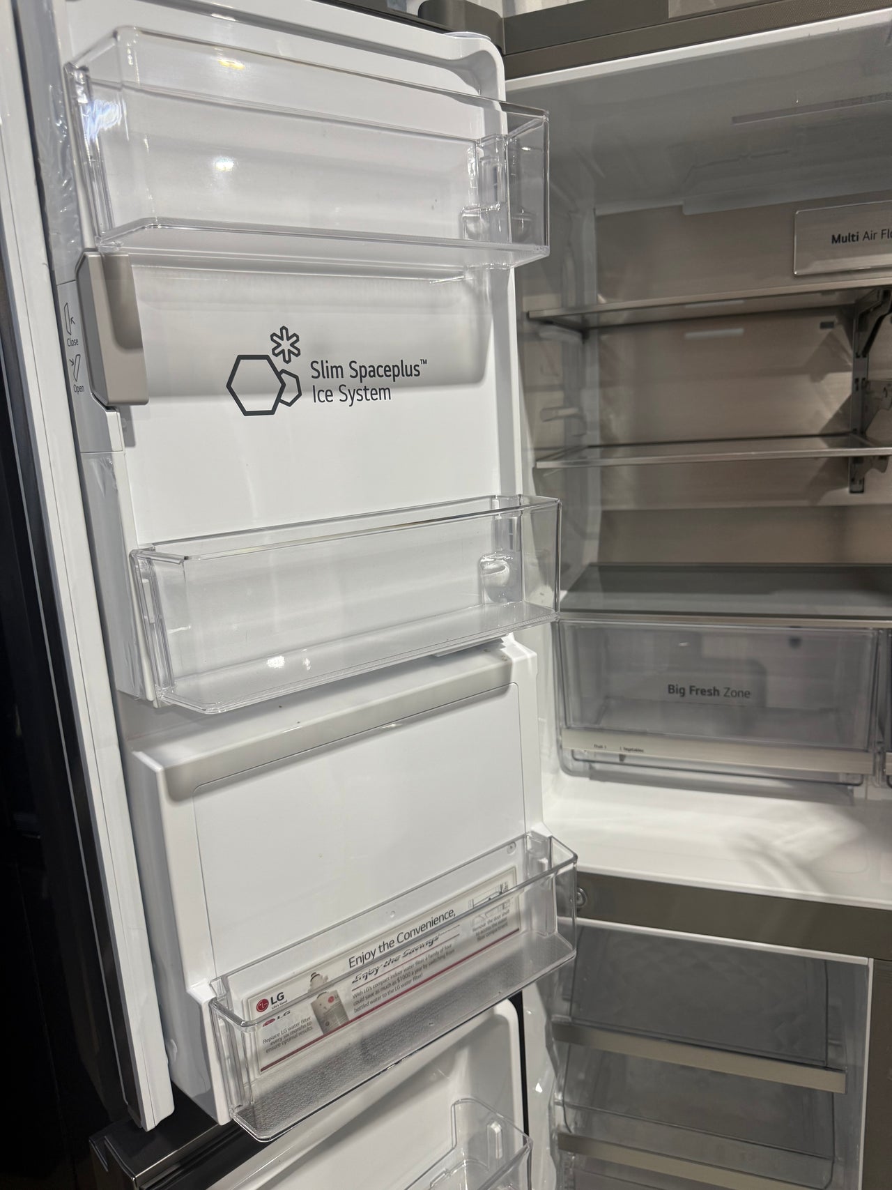 Factory second LG 637L French Door Fridge with Plumbed Ice &Water Dispenser – Stainless Steel (GF-L700PL)