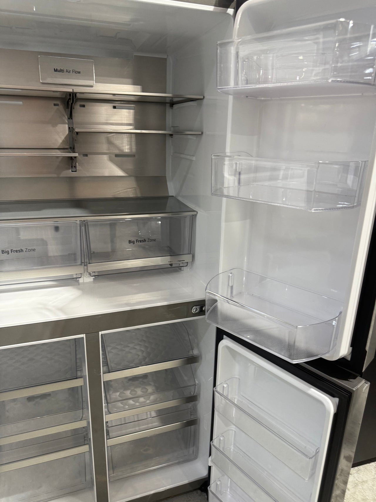 Factory second LG 637L French Door Fridge with Plumbed Ice &Water Dispenser – Stainless Steel (GF-L700PL)