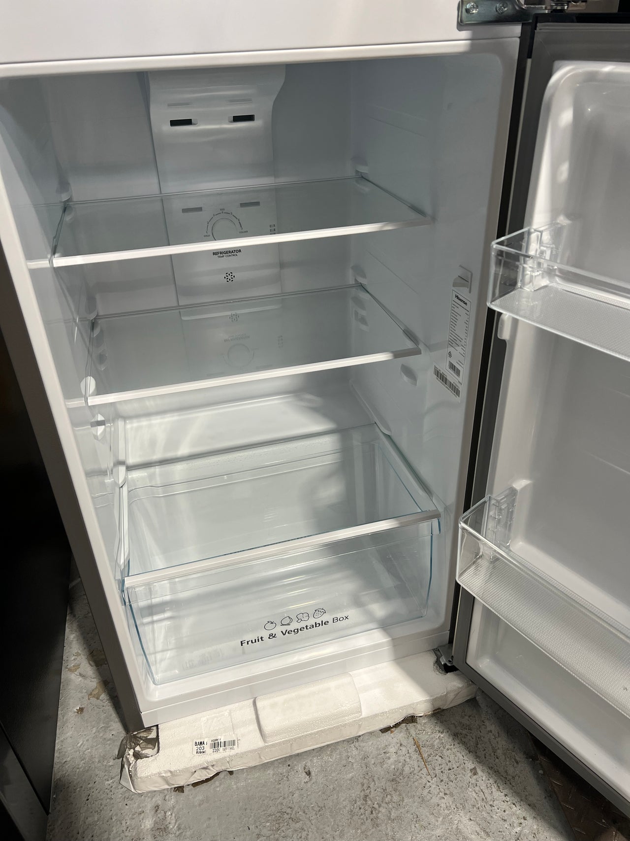 Factory second Hisense 205L Top Mount Refrigerator Model: HRTF205S - Second Hand Appliances Geebung