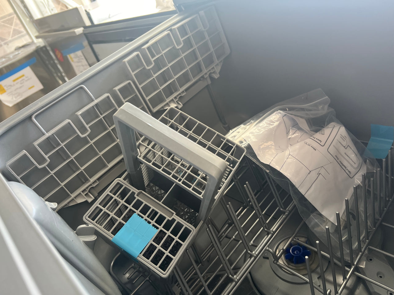 Transportation damaged Fisher & Paykel Series 9 Built-Under Single DishDrawer Dishwasher - Stainless Steel DD60ST4NX9 - Second Hand Appliances Geebung