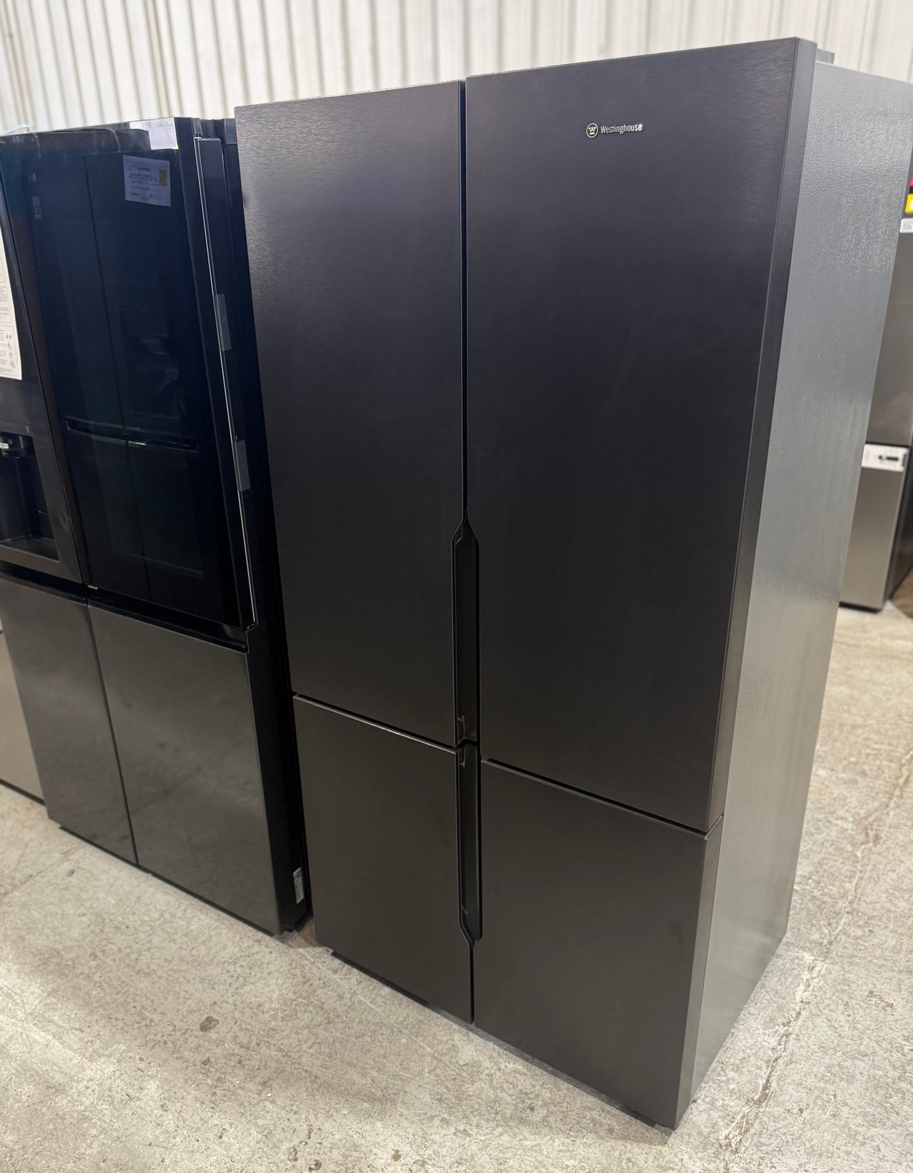 Factory second 564 L Quad-Door French Fridge – Matte Black WQE5600BB(NAT) - Second Hand Appliances Geebung