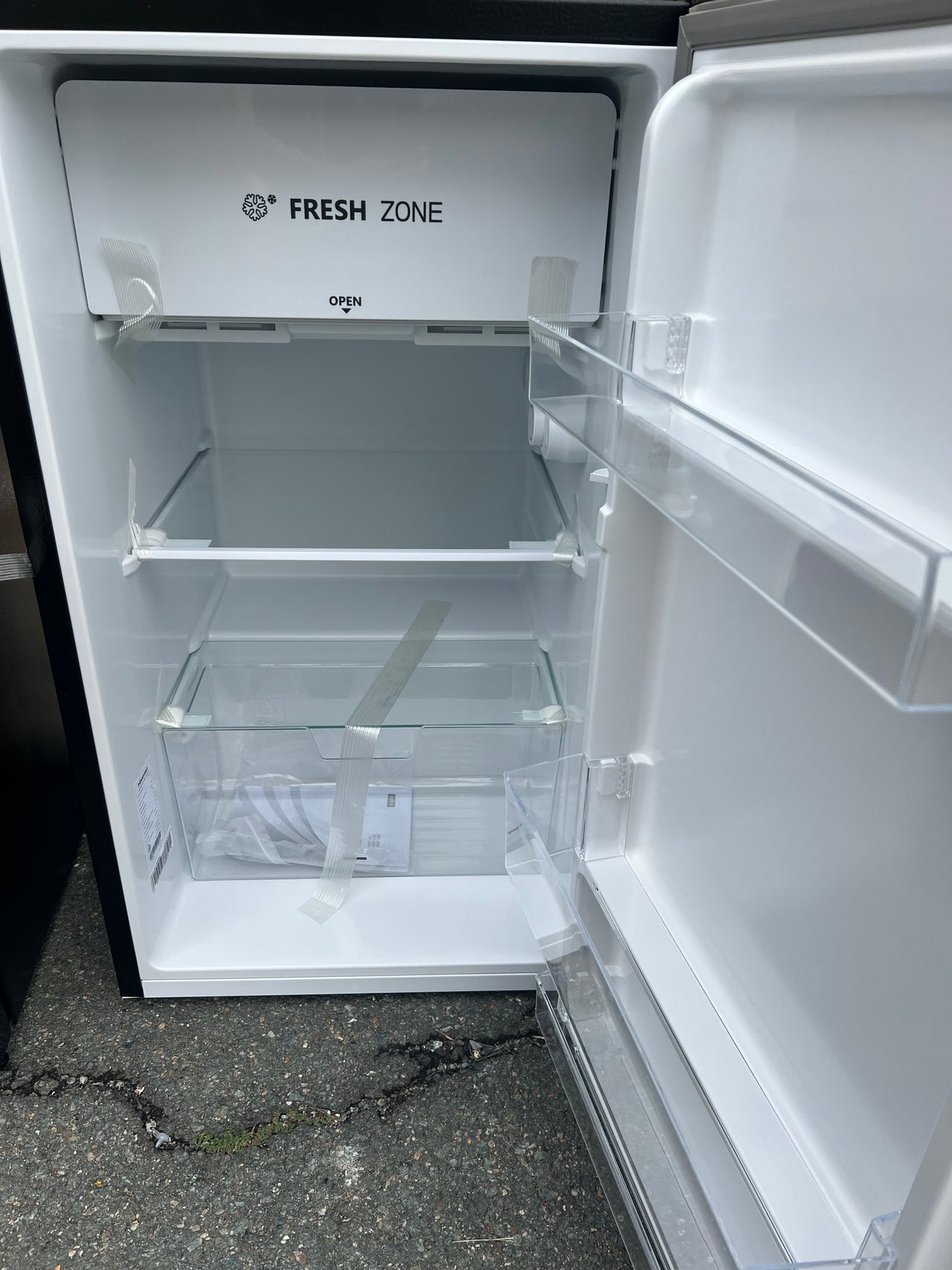 Transportation damaged Hisense 125L Bar Fridge HRBF125B - Second Hand Appliances Geebung