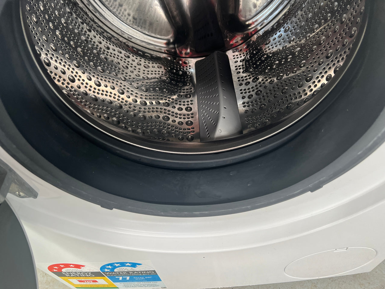 Second hand Bosch 9kg Front Load Washer Model: WAW28620AU - Second Hand Appliances Geebung