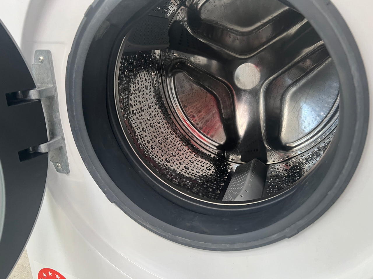 Second hand Bosch 9kg Front Load Washer Model: WAW28620AU - Second Hand Appliances Geebung