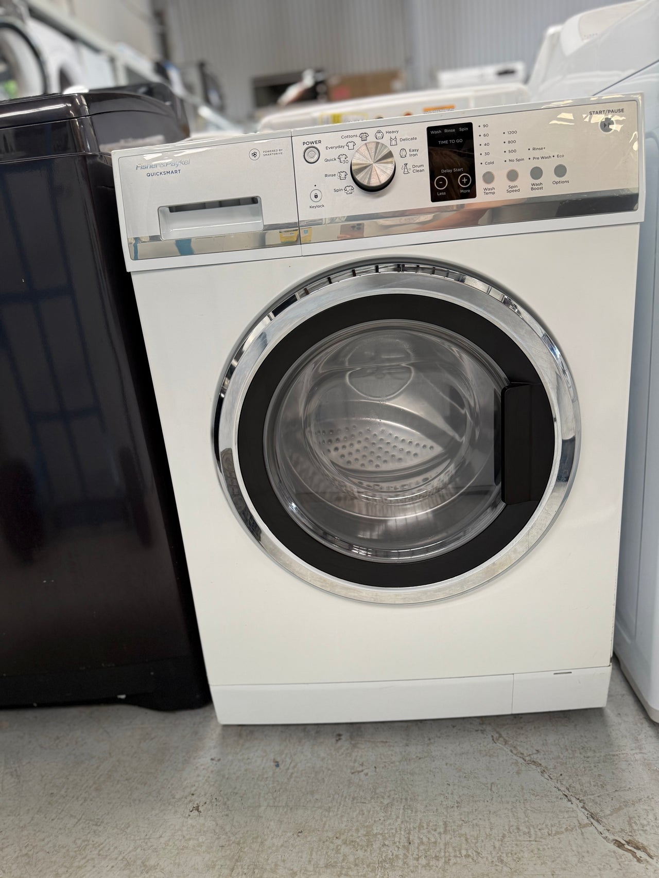 Second hand Fisher &Paykel WH8560P1 WashSmart™ 8.5kg front-loading washing