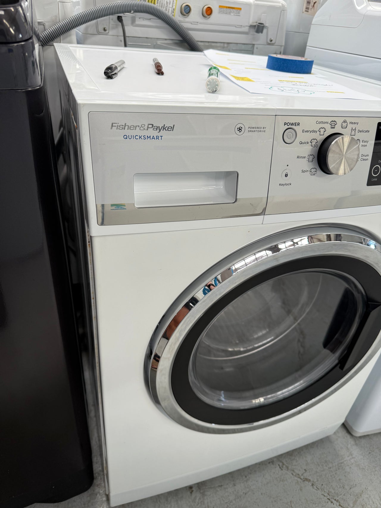 Second hand Fisher &Paykel WH8560P1 WashSmart™ 8.5kg front-loading washing