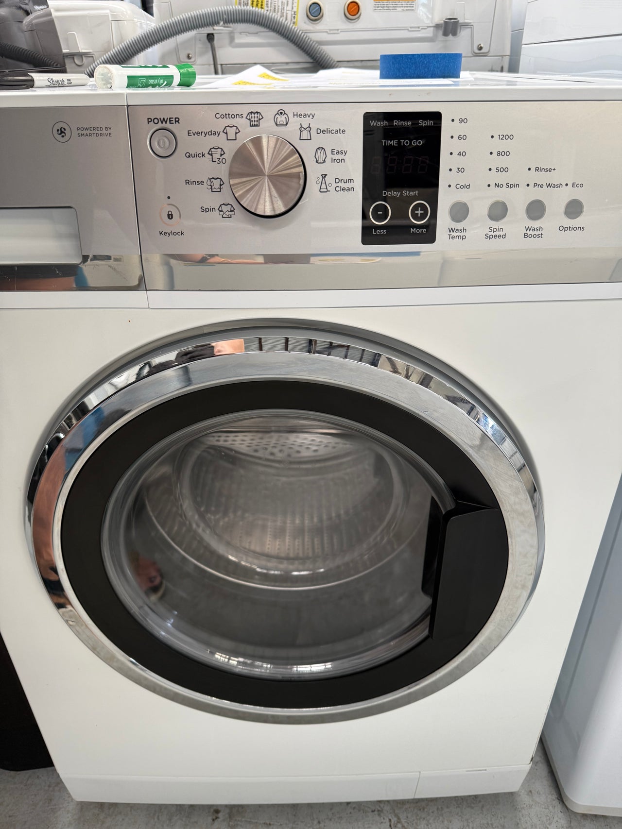 Second hand Fisher &Paykel WH8560P1 WashSmart™ 8.5kg front-loading washing