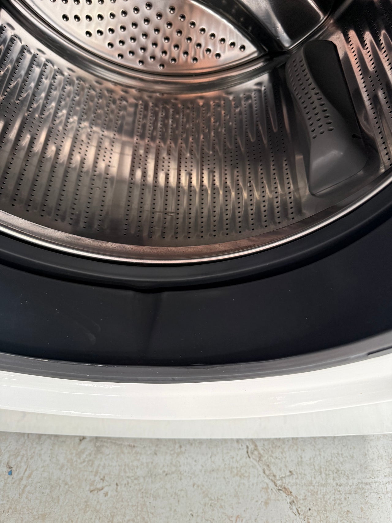 Second hand Fisher &Paykel WH8560P1 WashSmart™ 8.5kg front-loading washing