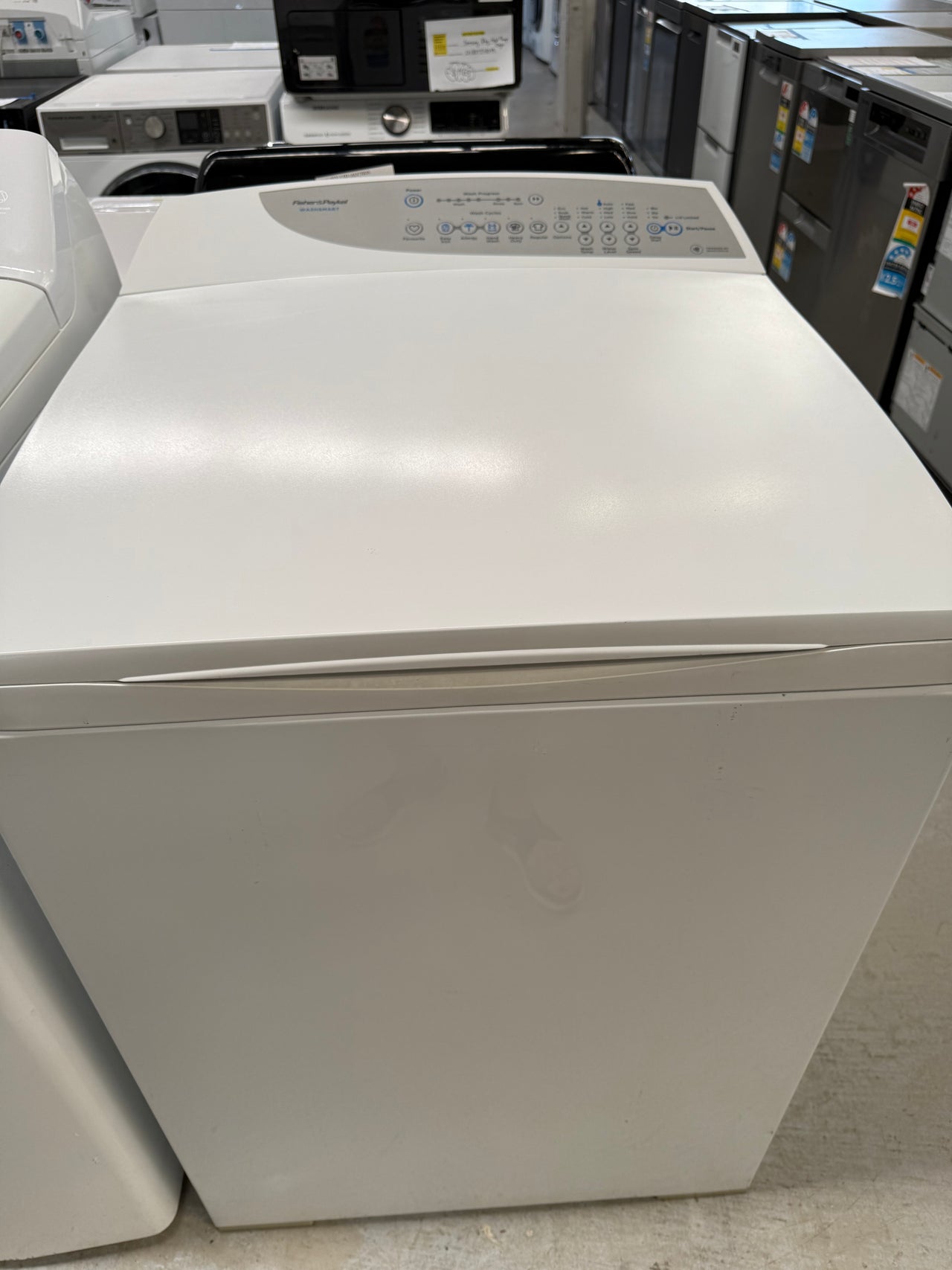 Second hand Fisher & Paykel WA80T65GW1 8kg Top Load Washing Machine Model Number: WA80T65GW1