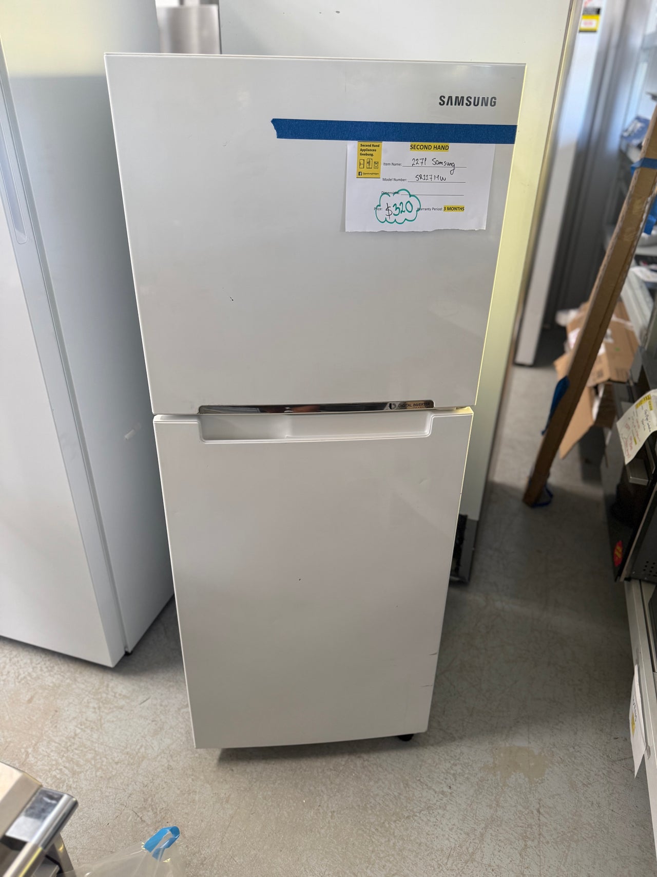 Second hand SAMSUNG 228L TOP MOUNT FRIDGE  Model: SR227MW