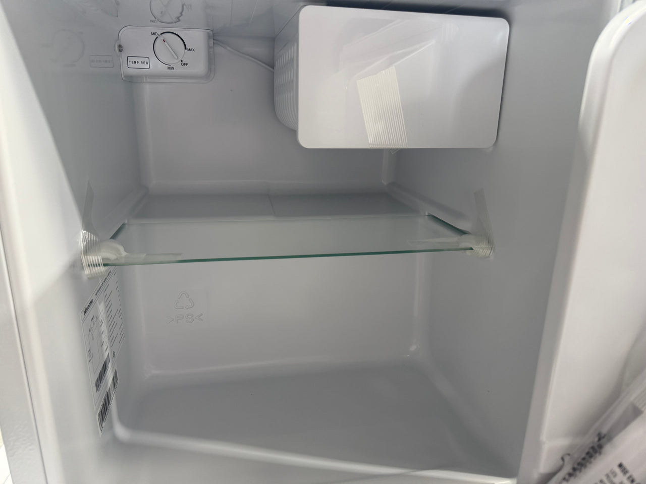 Factory second/Carton damaged Hisense 45 L Bar Fridge – White (HRBF46)