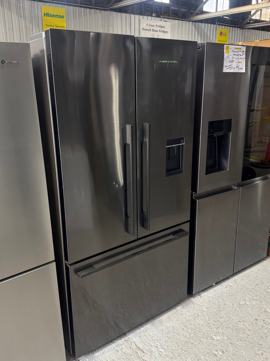 Factory second Fisher & Paykel 569L French Door Refrigerator Freezer – Black Stainless Steel | RF610ADUB5