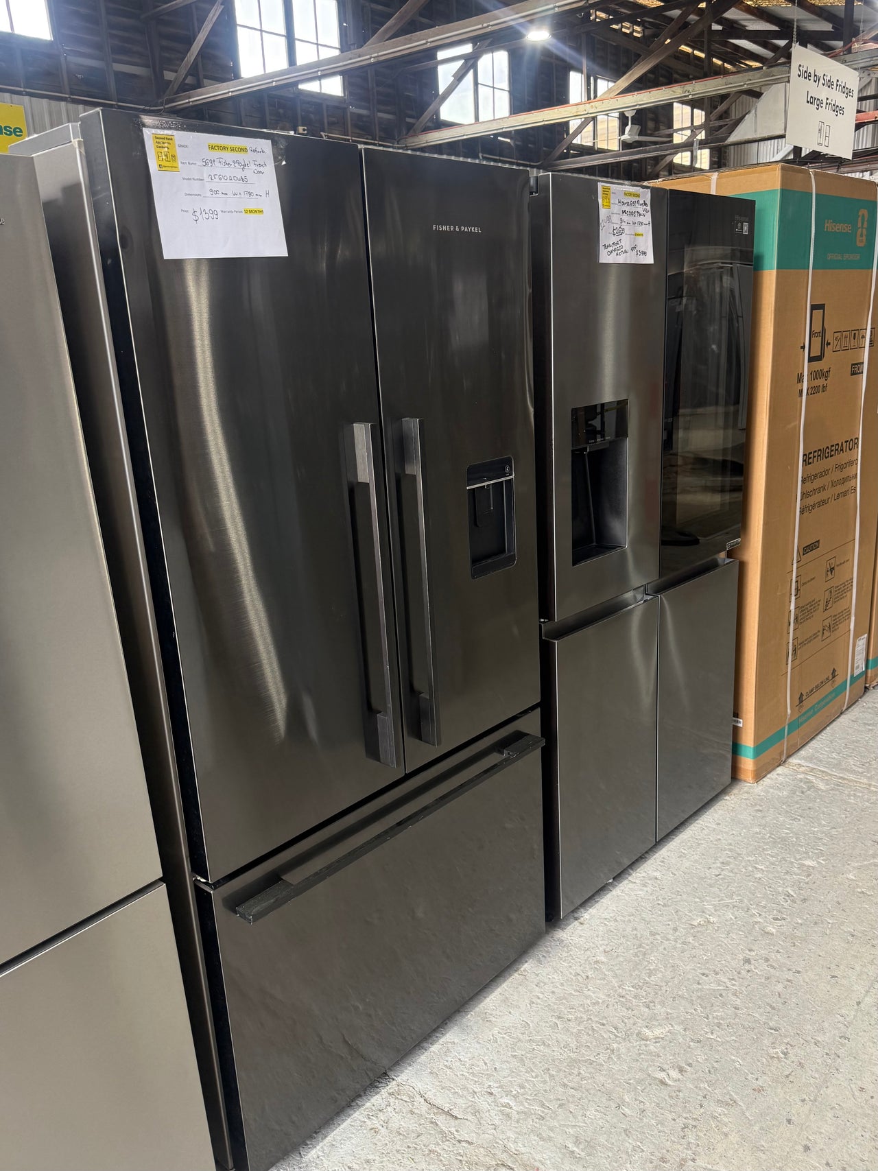 Factory second Fisher & Paykel 569L French Door Refrigerator Freezer – Black Stainless Steel | RF610ADUB5