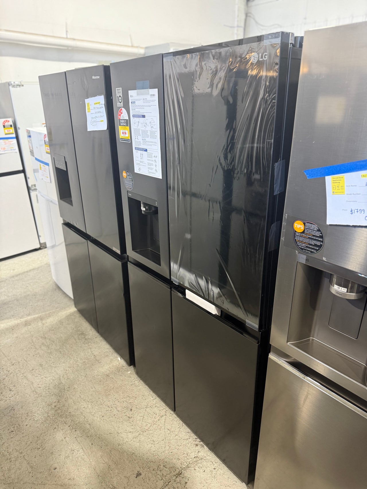 Factory second LG 635L InstaView Side-by-Side Refrigerator GS-V600MBLC - Second Hand Appliances Geebung