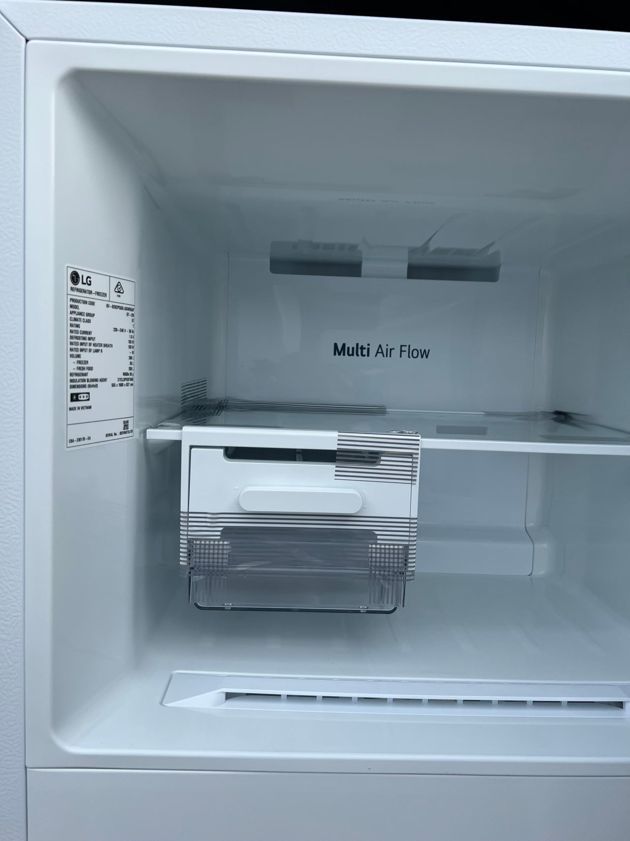 Factory second/Carton damaged LG 266L Top Mount Refrigerator Model GT-2W - Second Hand Appliances Geebung