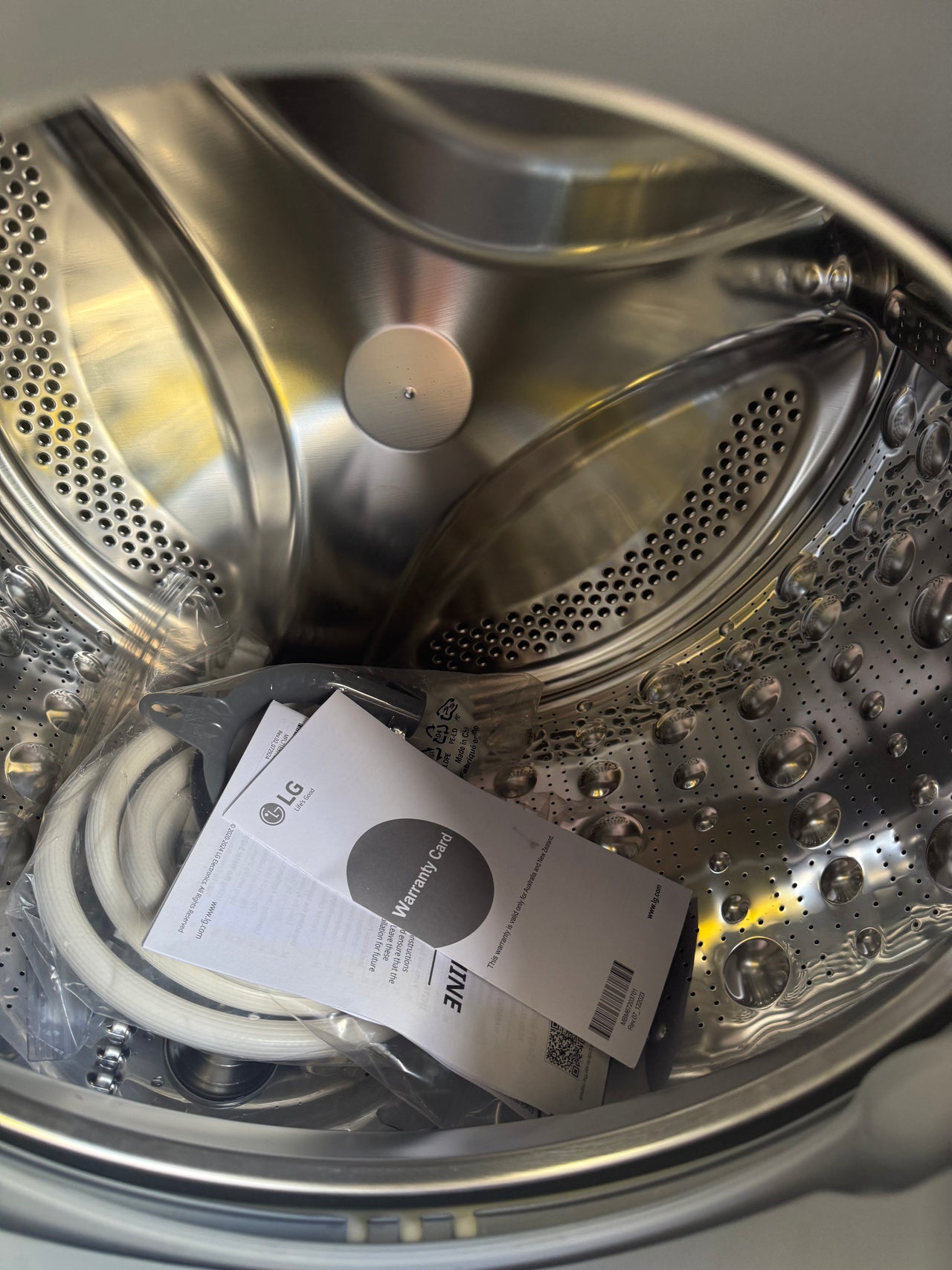 Transportation damaged LG 10kg Front Load Washer with Steam – White (Model WV5-1410W)