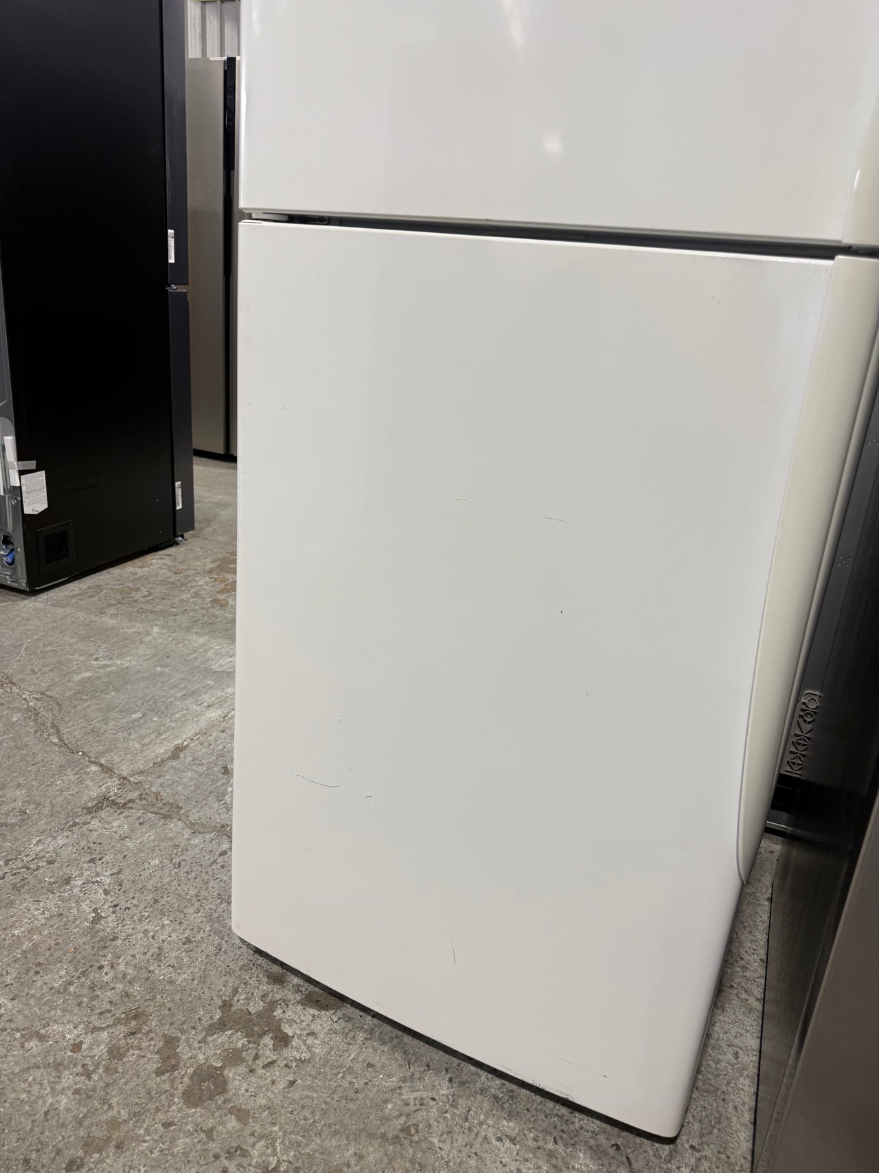 Second hand Fisher & Paykel 329L Top Mount Refrigerator –  E331T