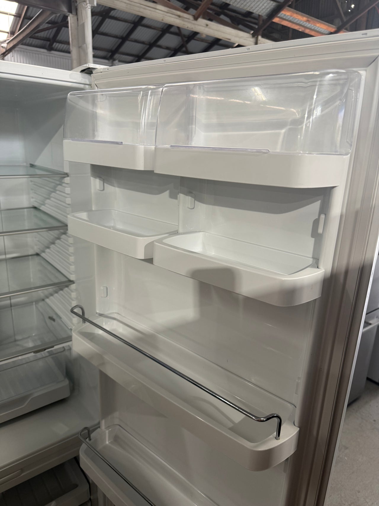 Second hand Fisher & Paykel E402BRE4 – 403L Bottom-Mount Fridge