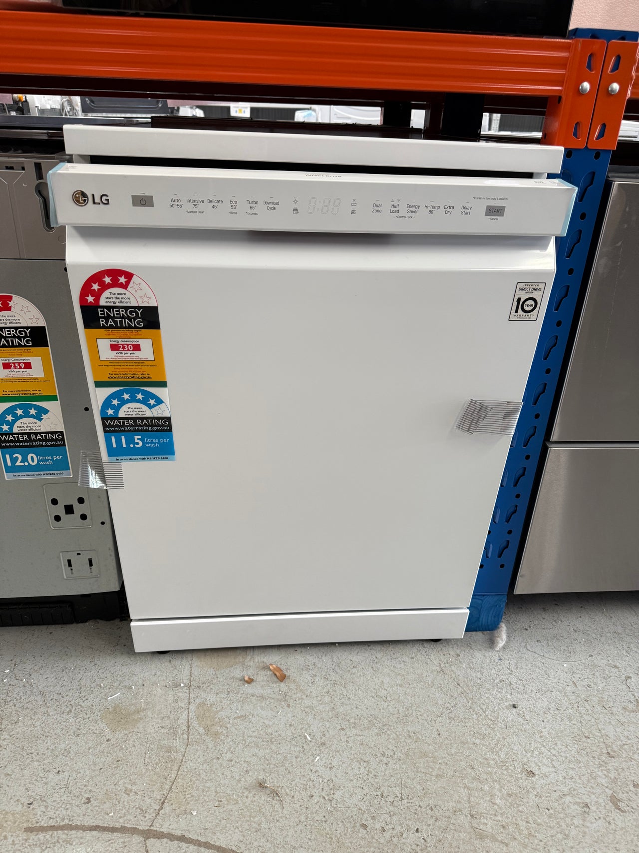 Transportation damaged LG 14 Place QuadWash®Dishwasher in White Finish - Free Standing XD5B14WH
