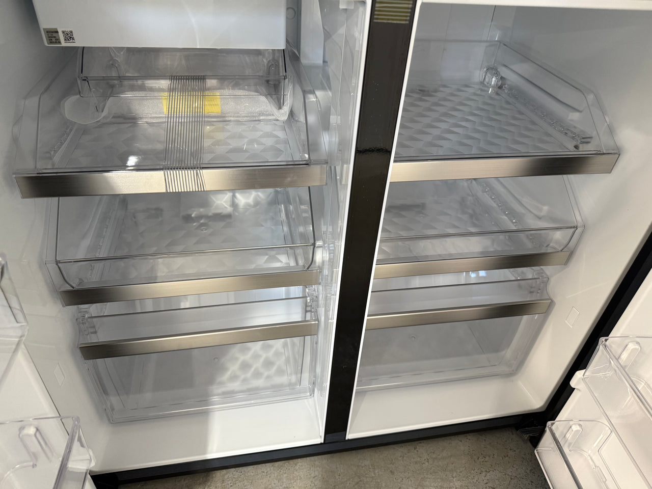 Transportation damaged LG GF-V700BSLC – 642 L French Door Fridge - Second Hand Appliances Geebung