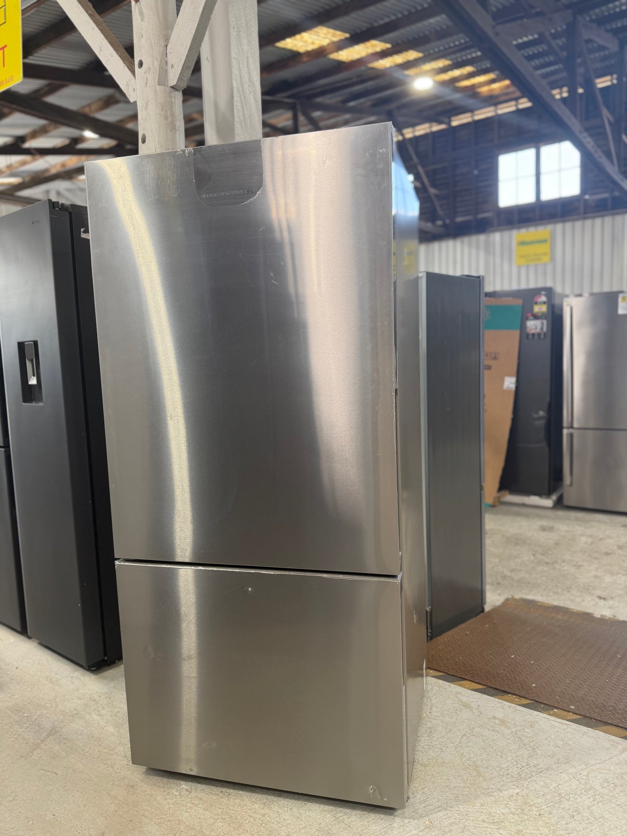 Factory second Fisher & Paykel 494 L Bottom Mount Refrigerator – Stainless Steel (RF522BLPX6)