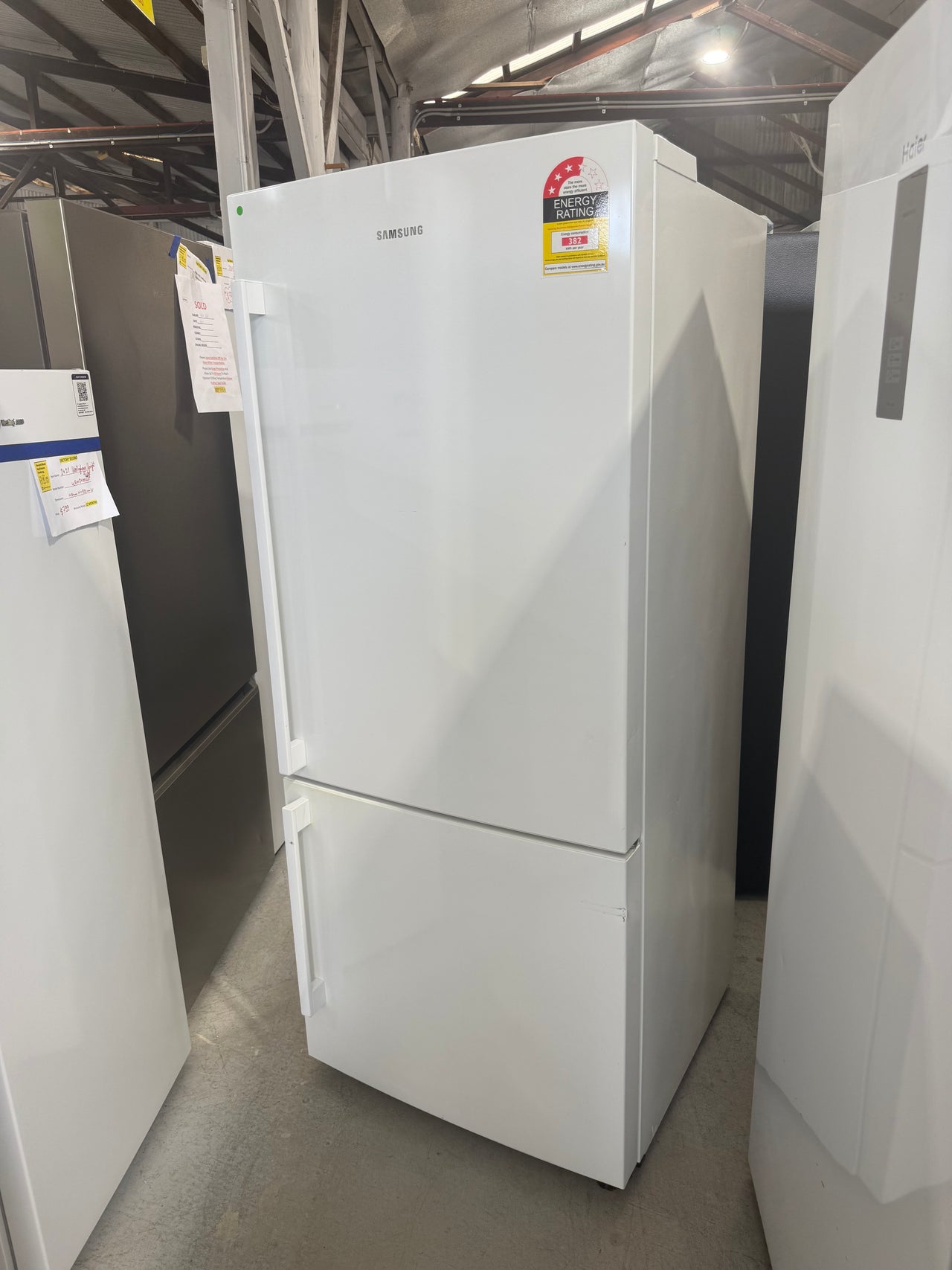 Second hand Samsung SRL449EW – 450 L Bottom-Mount Refrigerator