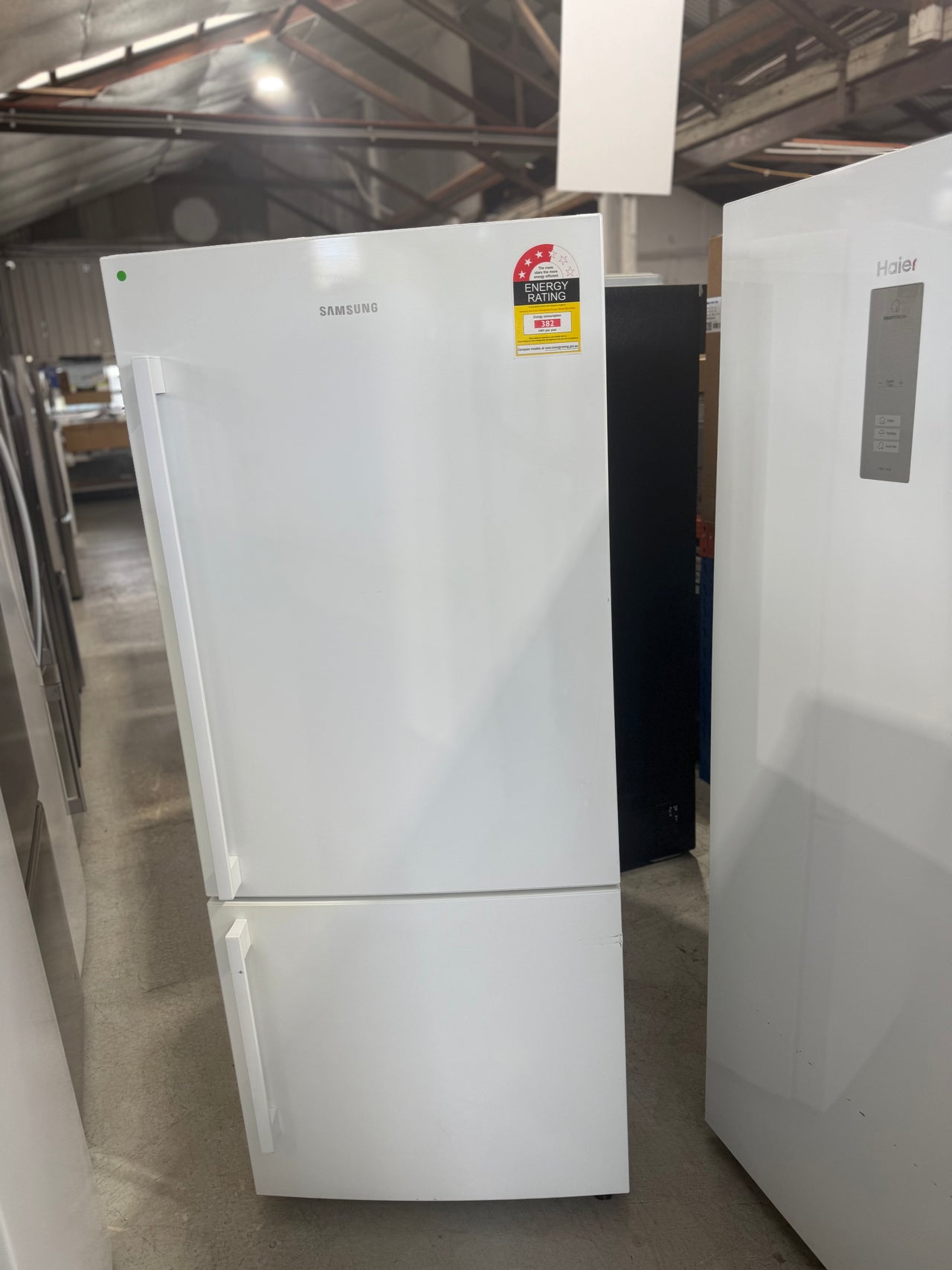 Second hand Samsung SRL449EW – 450 L Bottom-Mount Refrigerator