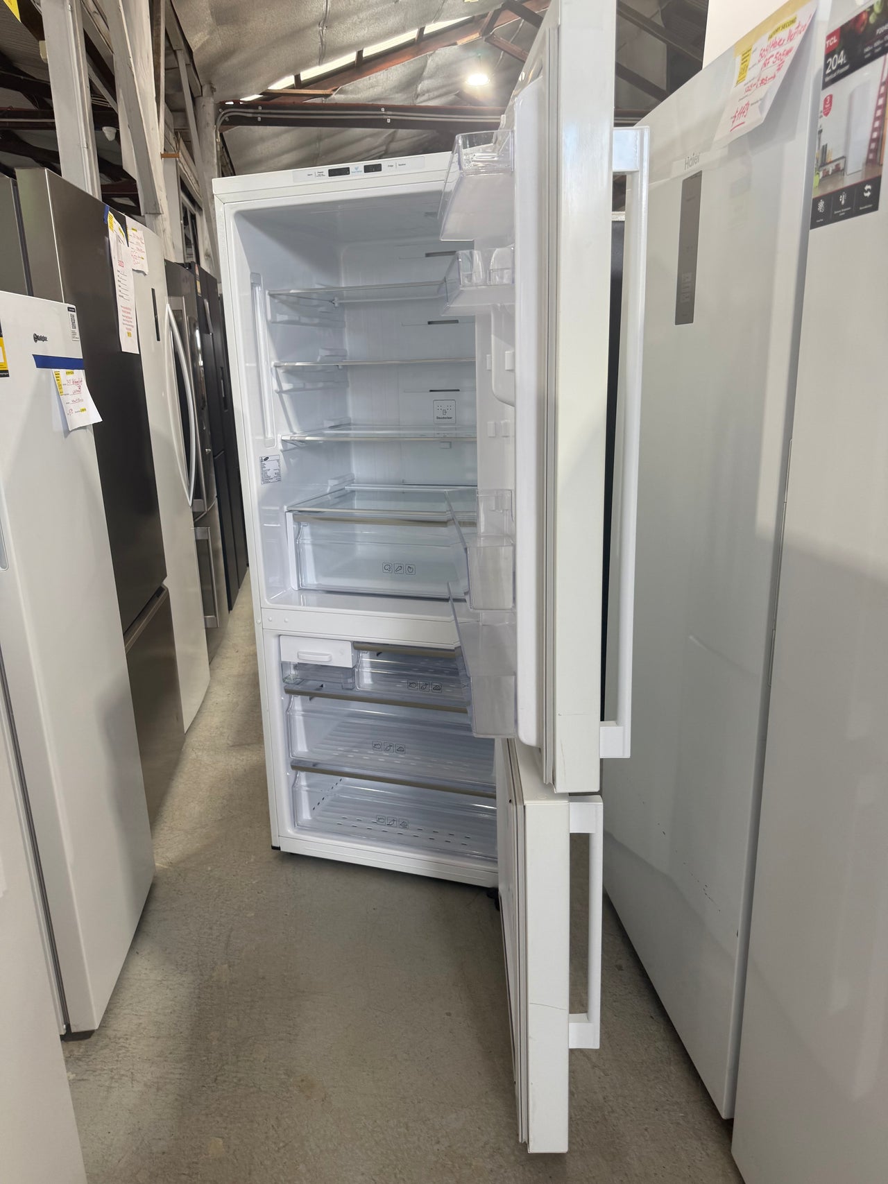 Second hand Samsung SRL449EW – 450 L Bottom-Mount Refrigerator