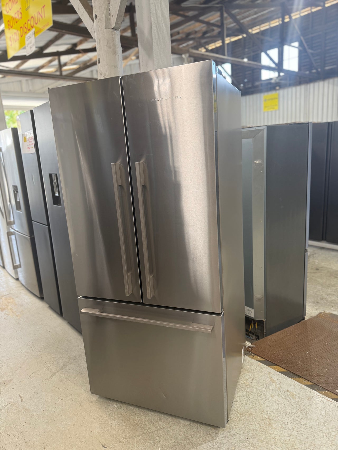 Factory second Fisher&Paykel 487L French Door Fridge Model:RF522ADX5
