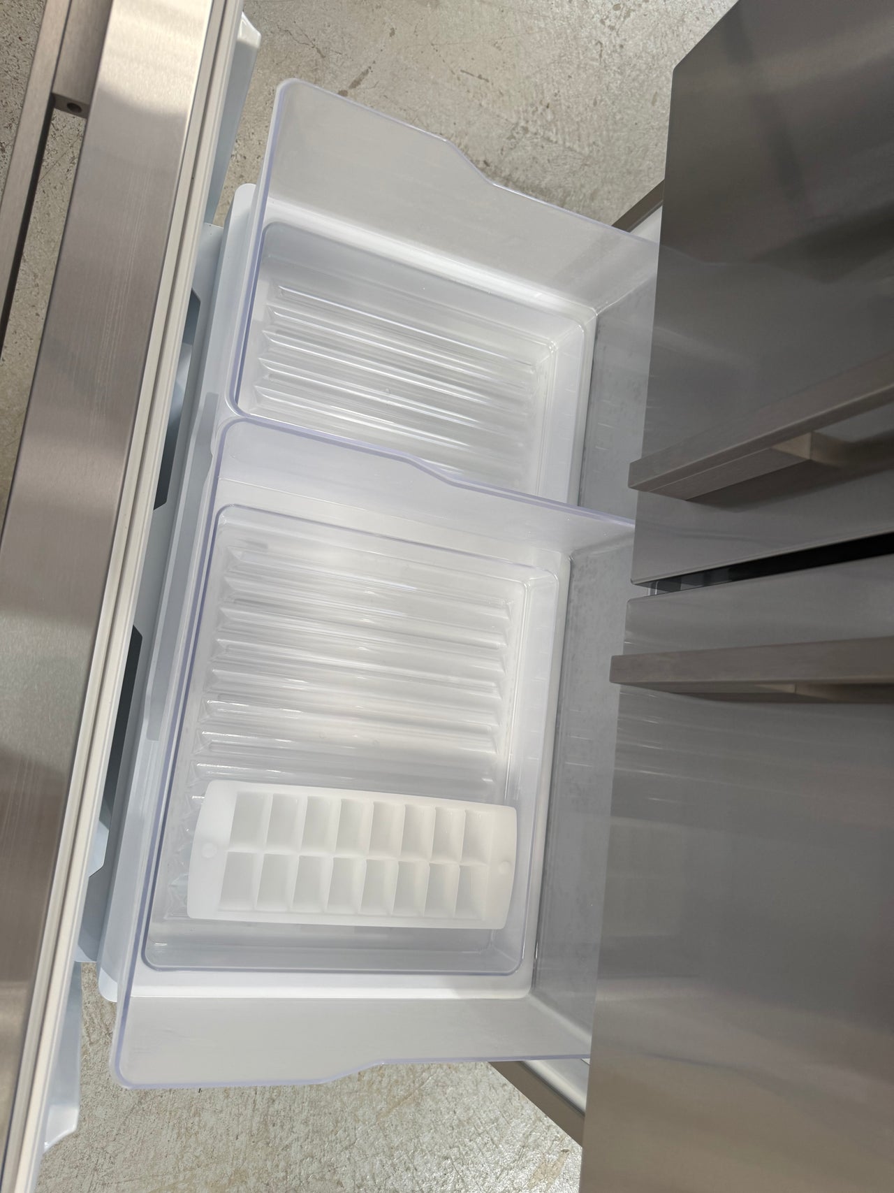 Factory second Fisher&Paykel 487L French Door Fridge Model:RF522ADX5