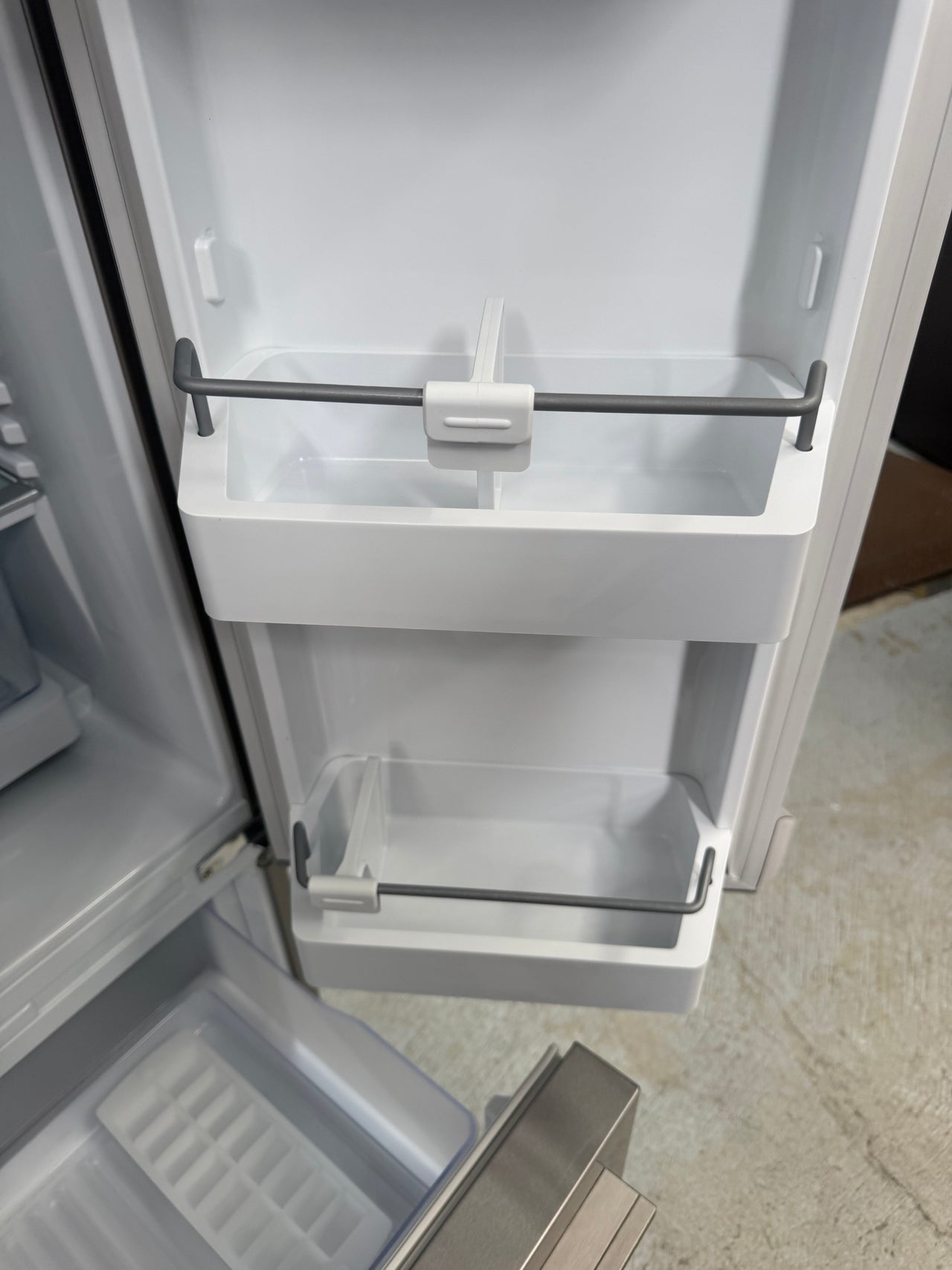 Factory second Fisher&Paykel 487L French Door Fridge Model:RF522ADX5
