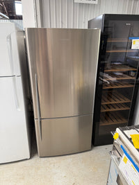 Thumbnail for Second hand The Fisher & Paykel E522BRX 519L bottom-freezer refrigerator