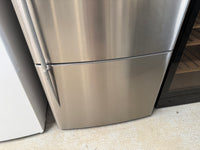 Thumbnail for Second hand The Fisher & Paykel E522BRX 519L bottom-freezer refrigerator