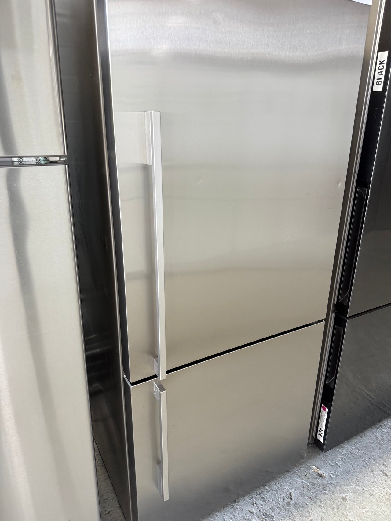 Second hand 442l Fisher &Paykel E442BRXFD4