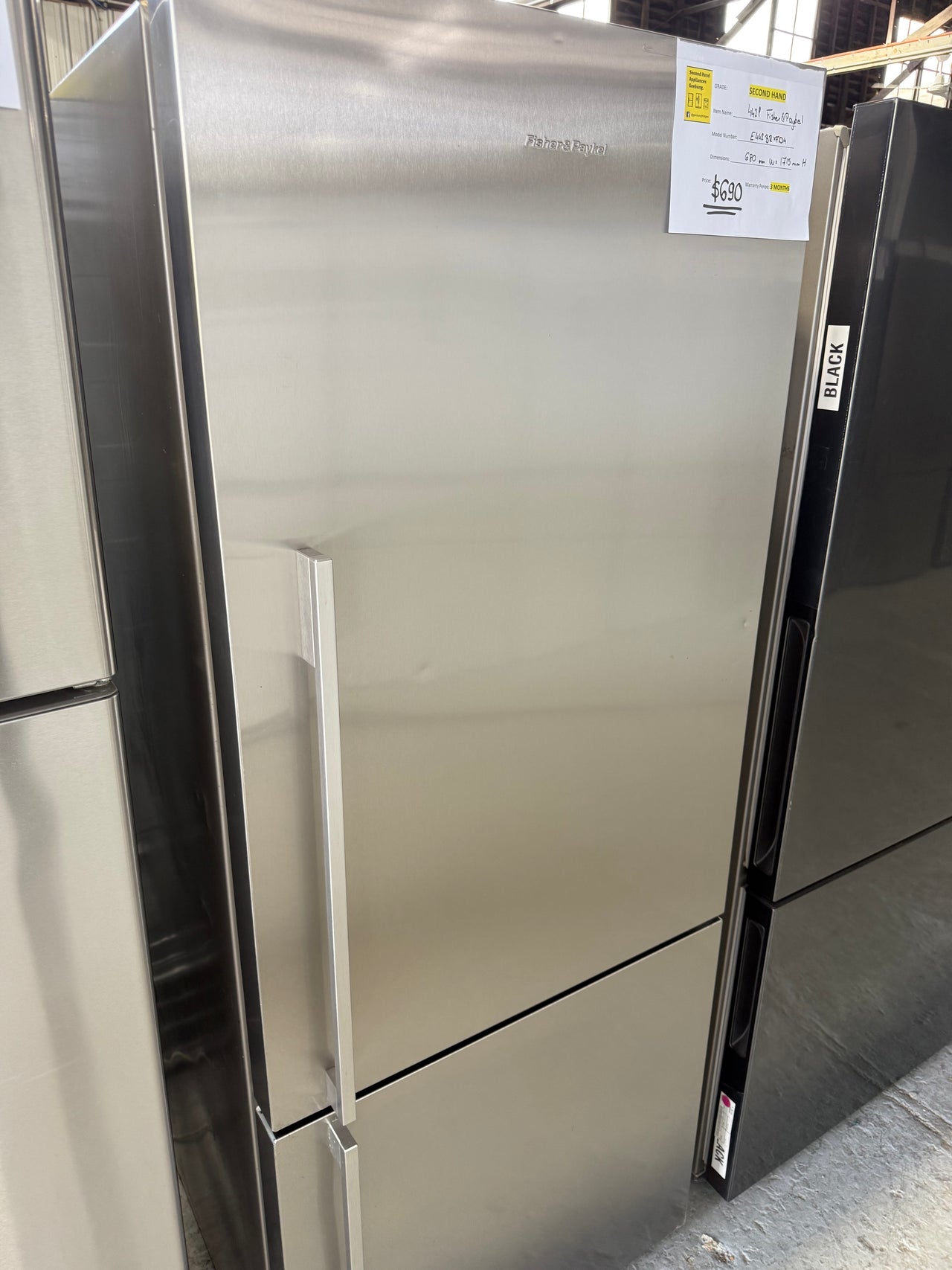 Second hand 442l Fisher &Paykel E442BRXFD4