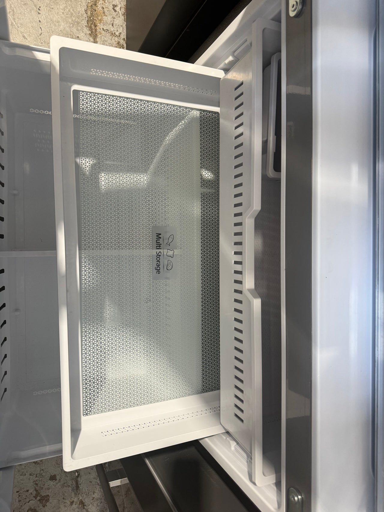 Factory Second Hisense 634L French Door Refrigerator – Black (HRFD634BW)