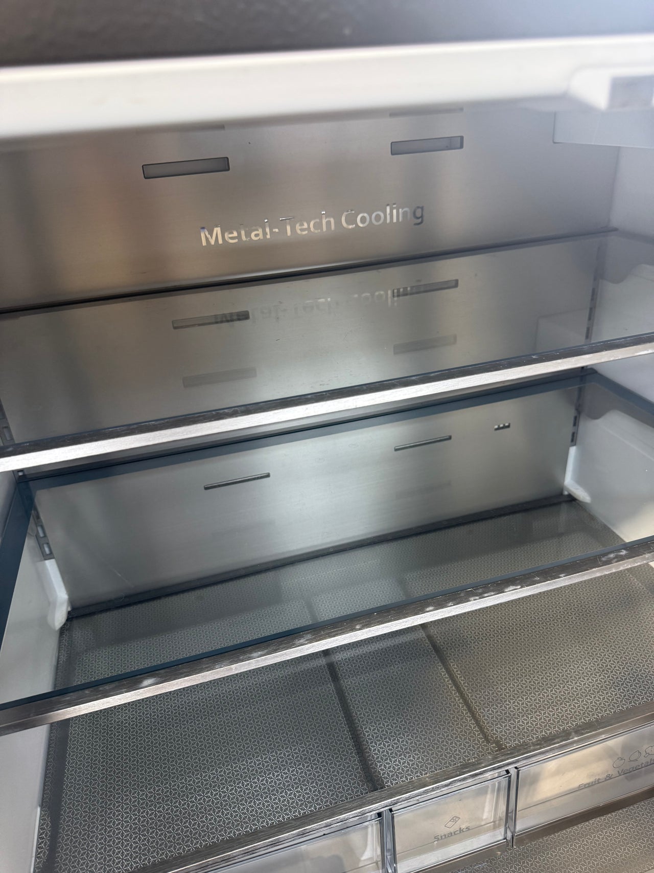 Factory Second Hisense 634L French Door Refrigerator – Black (HRFD634BW)